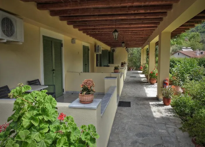 Alonakia Hotel Agios Gordios 