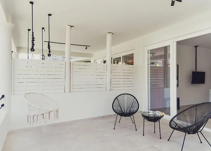Vacation Apartment Rentals in Kavos