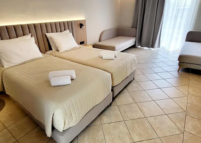 Thinalos Hotel Acharavi 